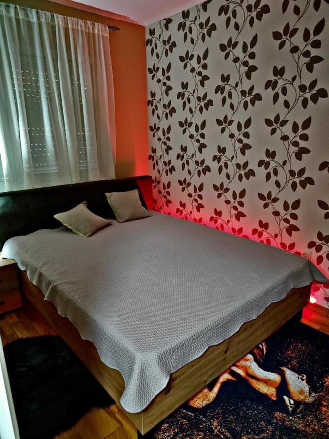 Apartman Espresso Sa Parkingom Сремска-Митровица Экстерьер фото